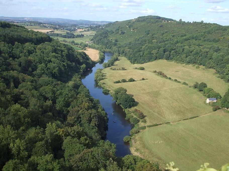 The Mill Stylish Rural Apartment With Beautiful Views Welsh Newton Common Екстериор снимка